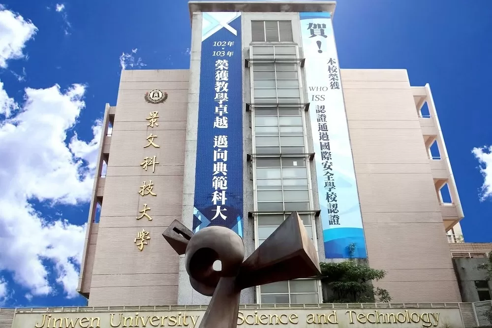 Du học sinh có bị ảnh hưởng khi Việt Nam dạy chương trình phổ thông mới?